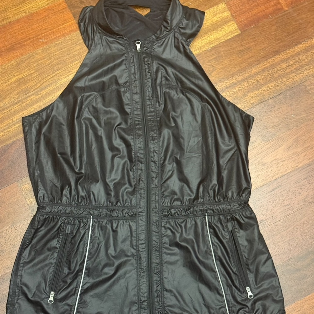 lululemon athletica Black vest with twist back